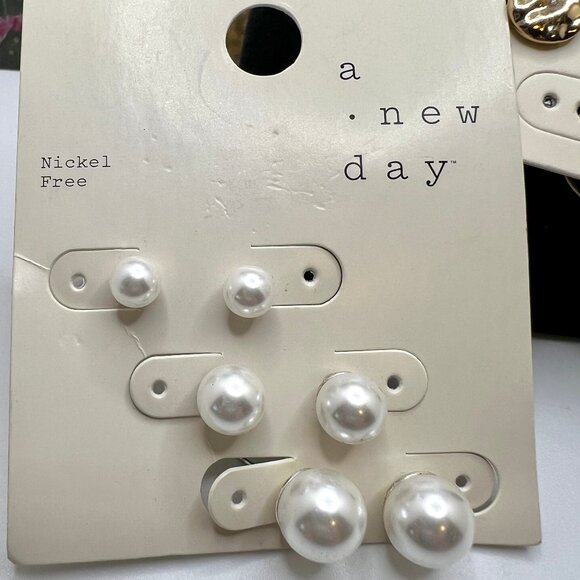 Two Cards of a new day Earring Trios - Picture 2 of 4